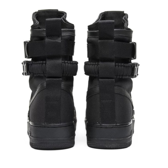 Airforce One Triple Black - Picture 2 of 4